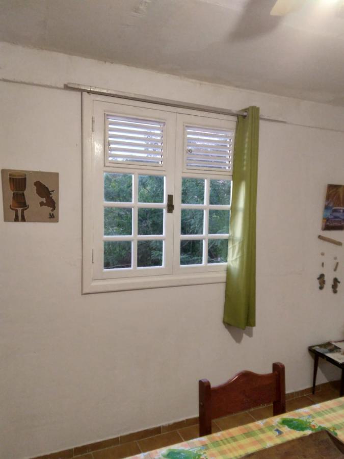 Ferienwohnung Au Jardin Fleuri Sainte-Anne Exterior foto