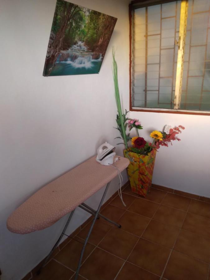 Ferienwohnung Au Jardin Fleuri Sainte-Anne Exterior foto